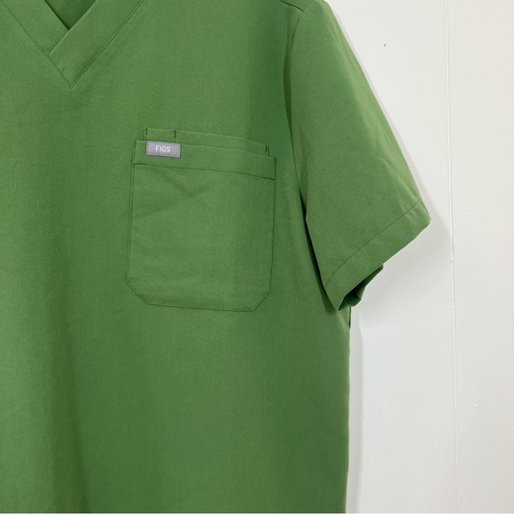 Figs Green Leon Scrub Top - Picture 4 of 15